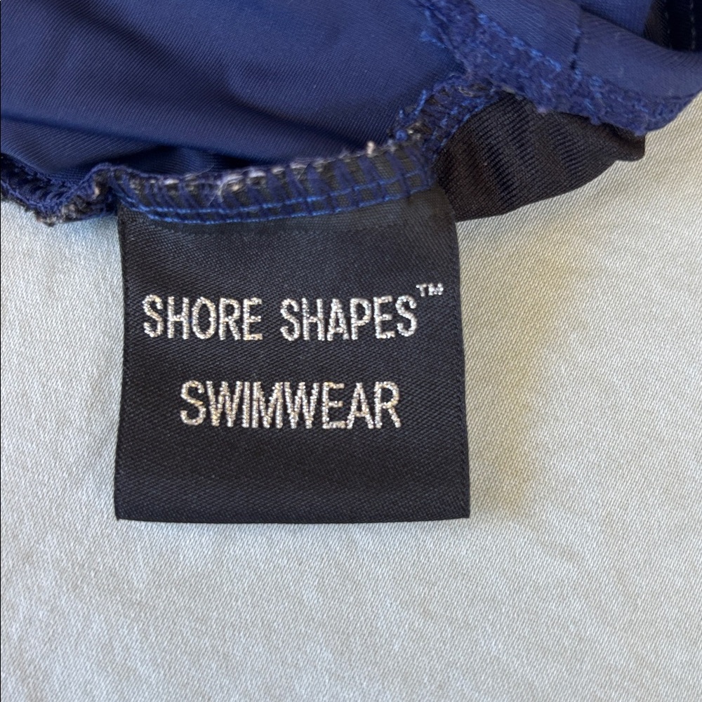 Women Colorblock One-Piece Swimsuit in Navy & Blue.
From Pet/smoked free home - Picture 3 of 4
